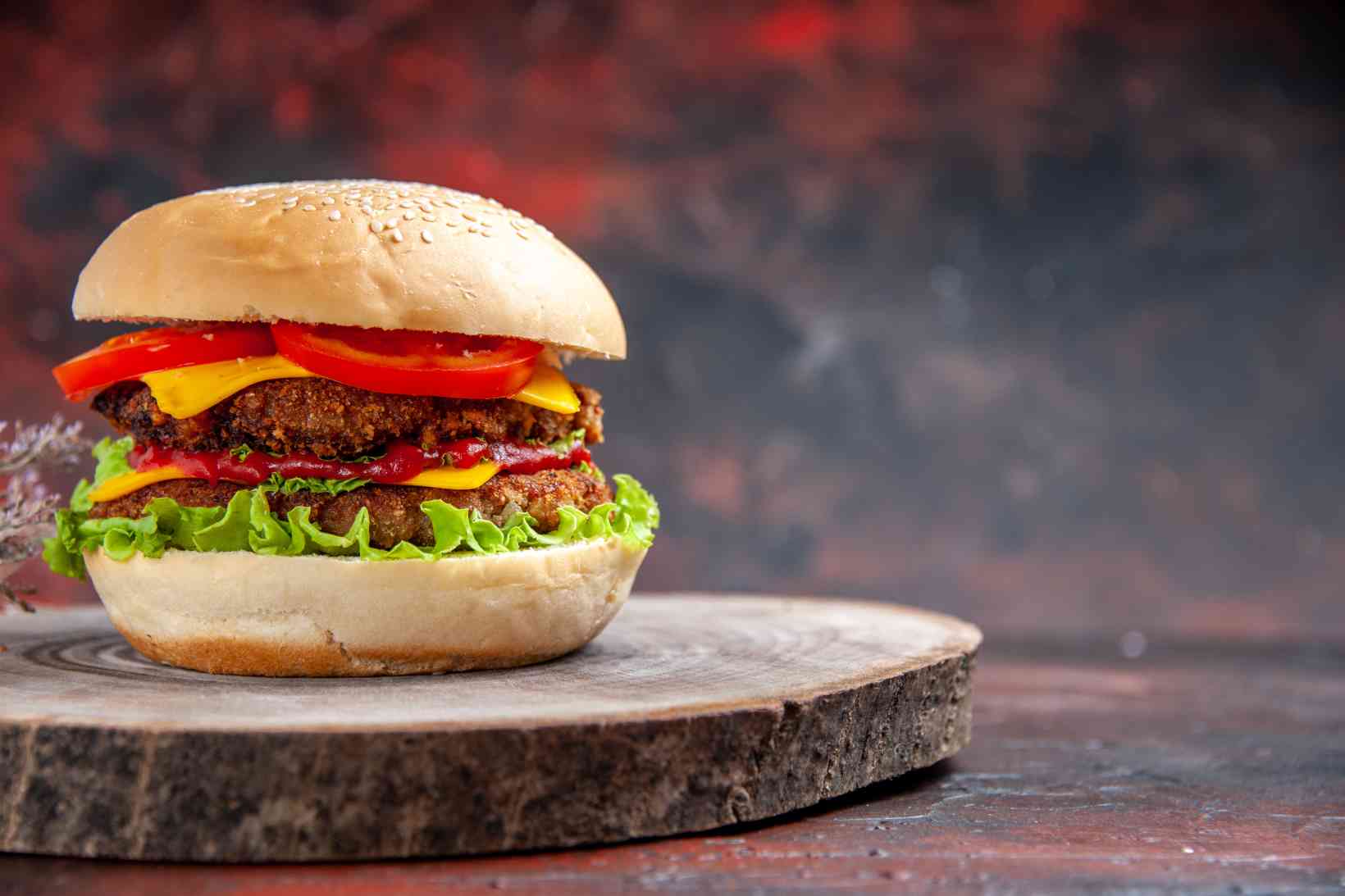 Rendang Burger Bikin Heboh! Inovasi Baru Restoran Cepat Saji Lokal